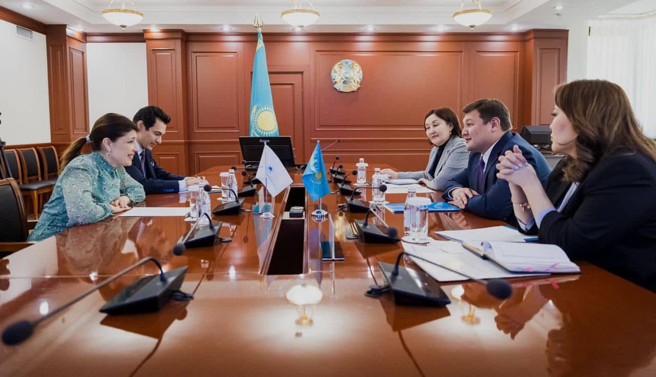 Günay Əfəndiyeva Qazaxıstanın Mədəniyyət və idman naziri Asxat Oralovla görüşüb
