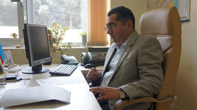 Əli Şirin Şükürlü - Bütün sevgilər düzdür, ayrılıqlar paralel...