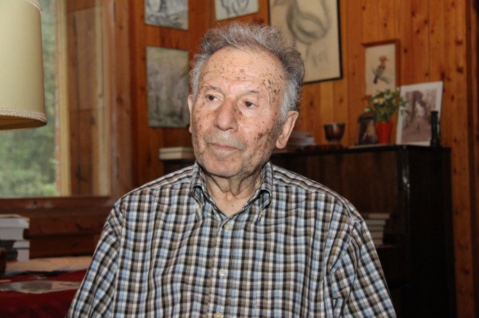 Tanınmış yazıçı, ədəbiyyatşünas Çingiz Hüseynov vəfat edib