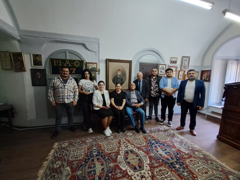 İstanbulda görkəmli xanəndə Məşədi Məhəmməd Fərzəliyev haqqında kitabın təqdimatı olub