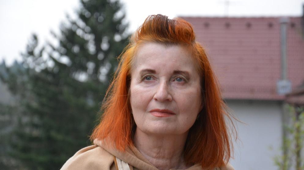Elfrida Yelinek - Detektiv əsərlər mütaliə edirəm
