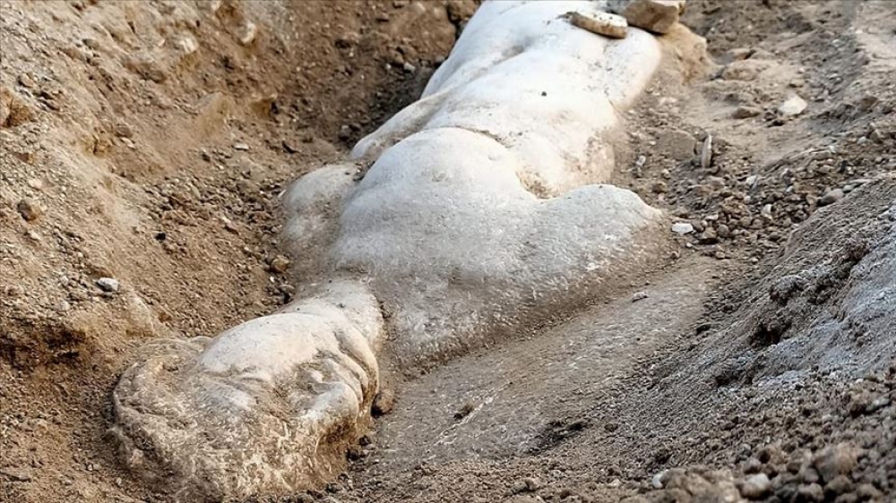 İzmirdə mifoloji varlıq olan Satyrosun heykəli aşkarlanıb