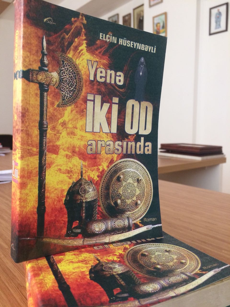 Elçin Hüseynbəylinin yeni romanı nəşr edildi